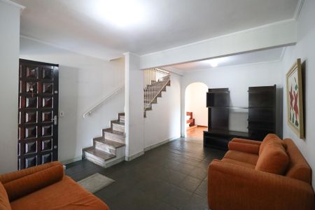 Casa à venda com 150m², 4 quartos e 2 vagas Casa à venda com 150m², 4 quartos e 2 vagasSala