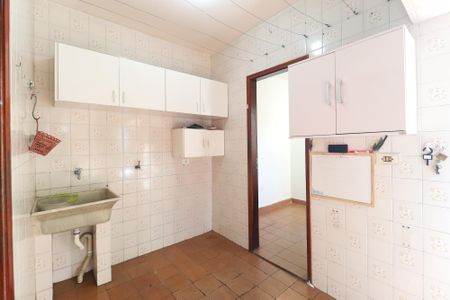 Casa à venda com 150m², 4 quartos e 2 vagas Casa à venda com 150m², 4 quartos e 2 vagasÁrea de serviço