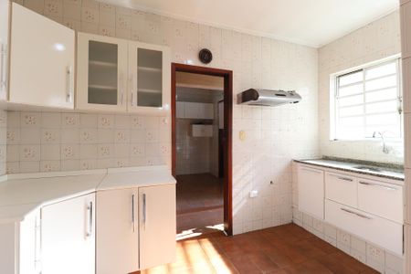 Casa à venda com 150m², 4 quartos e 2 vagas Casa à venda com 150m², 4 quartos e 2 vagasCozinha