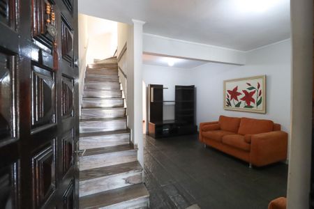 Casa à venda com 150m², 4 quartos e 2 vagas Casa à venda com 150m², 4 quartos e 2 vagasSala