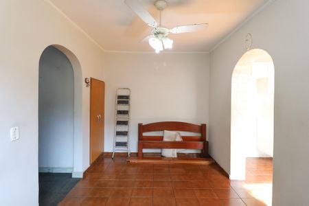 Casa à venda com 150m², 4 quartos e 2 vagas Casa à venda com 150m², 4 quartos e 2 vagasSala de jantar