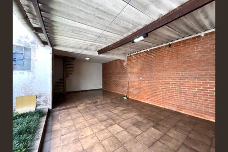 Casa à venda com 144m², 3 quartos e 2 vagas Casa à venda com 144m², 3 quartos e 2 vagasQuintal