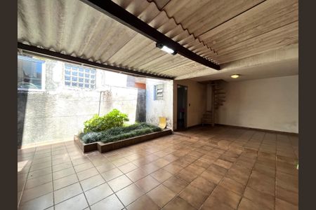 Casa à venda com 144m², 3 quartos e 2 vagas Casa à venda com 144m², 3 quartos e 2 vagasQuintal