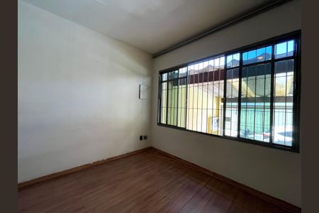Casa à venda com 144m², 3 quartos e 2 vagas Casa à venda com 144m², 3 quartos e 2 vagasSala