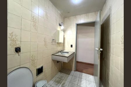 Casa à venda com 144m², 3 quartos e 2 vagas Casa à venda com 144m², 3 quartos e 2 vagasBanheiro Social