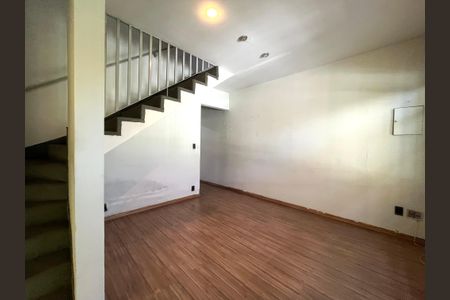 Casa à venda com 144m², 3 quartos e 2 vagas Casa à venda com 144m², 3 quartos e 2 vagasSala