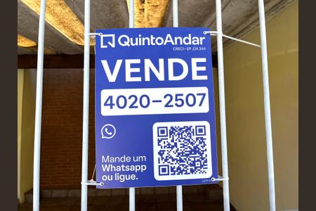 Casa à venda com 144m², 3 quartos e 2 vagas Casa à venda com 144m², 3 quartos e 2 vagasPlaquinha