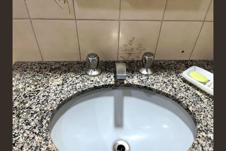 Casa à venda com 144m², 3 quartos e 2 vagas Casa à venda com 144m², 3 quartos e 2 vagasBanheiro Social