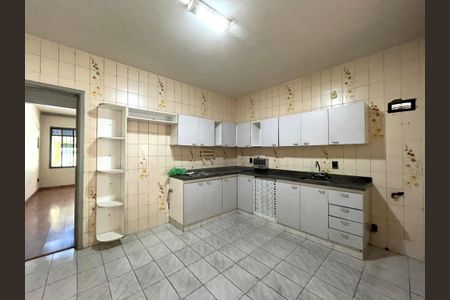 Casa à venda com 144m², 3 quartos e 2 vagas Casa à venda com 144m², 3 quartos e 2 vagasCozinha