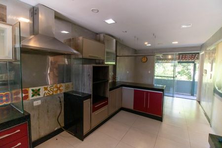 Casa de condomínio à venda com 320m², 5 quartos e 3 vagasCozinha