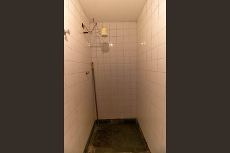 Casa de condomínio à venda com 320m², 5 quartos e 3 vagasBanheiro de serviço