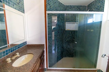 Casa de condomínio à venda com 320m², 5 quartos e 3 vagasBanheiro da Suíte 1