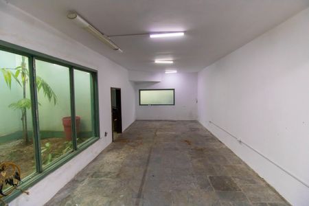 Casa de condomínio à venda com 320m², 5 quartos e 3 vagasSalão