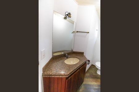 Casa de condomínio à venda com 320m², 5 quartos e 3 vagasLavabo