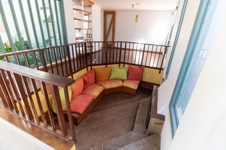 Casa de condomínio à venda com 320m², 5 quartos e 3 vagasSala