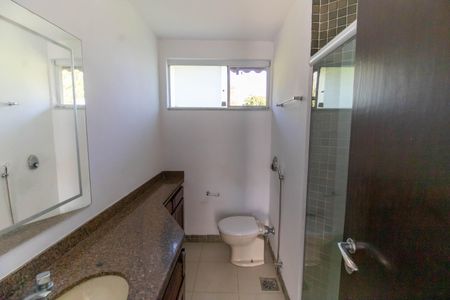 Casa de condomínio à venda com 320m², 5 quartos e 3 vagasBanheiro Social
