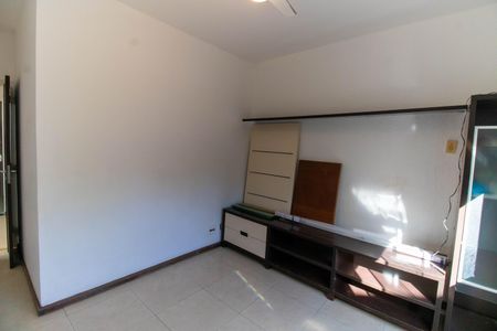 Casa de condomínio à venda com 320m², 5 quartos e 3 vagasEscritório