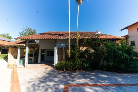 Casa de condomínio à venda com 320m², 5 quartos e 3 vagasFachada