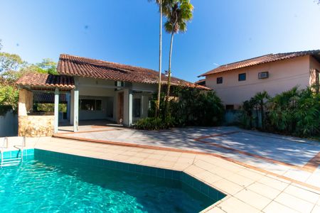 Casa de condomínio à venda com 320m², 5 quartos e 3 vagasÁrea externa