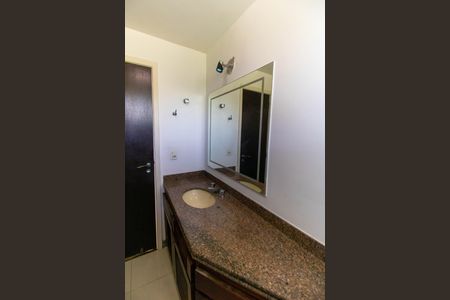 Casa de condomínio à venda com 320m², 5 quartos e 3 vagasBanheiro Social