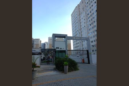 Apartamento para alugar com 47m², 2 quartos e 1 vaga Apartamento para alugar com 47m², 2 quartos e 1 vagaFachada
