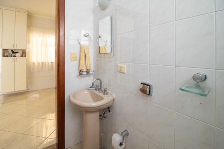 Casa à venda com 155m², 3 quartos e 2 vagasBanheiro 4