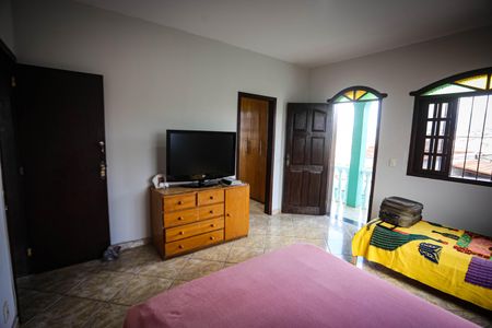 Casa à venda com 243m², 4 quartos e 5 vagas Casa à venda com 243m², 4 quartos e 5 vagasQuarto 2