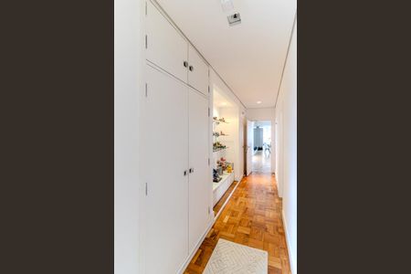 Apartamento à venda com 220m², 3 quartos e 2 vagasCorredor