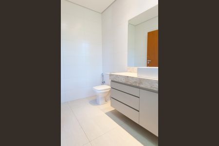 Casa de condomínio à venda com 329m², 4 quartos e 5 vagasBanheiro Suíte 2