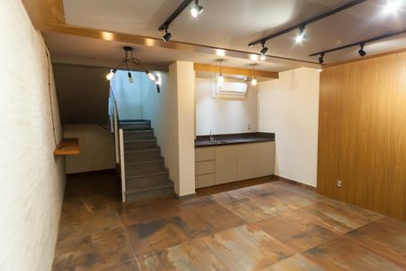 Casa de condomínio à venda com 329m², 4 quartos e 5 vagasadega