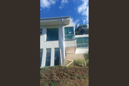 Casa de condomínio à venda com 329m², 4 quartos e 5 vagasplaquinha instalada