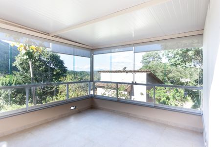 Casa de condomínio à venda com 329m², 4 quartos e 5 vagasVaranda Suíte 1