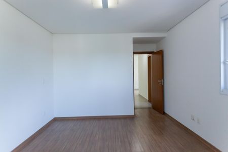 Casa de condomínio à venda com 329m², 4 quartos e 5 vagasSuíte 1