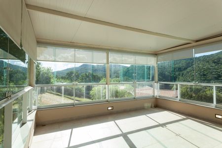 Casa de condomínio à venda com 329m², 4 quartos e 5 vagasVaranda Suíte master