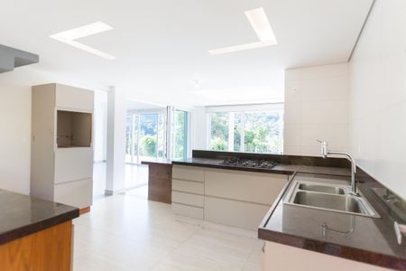 Casa de condomínio à venda com 329m², 4 quartos e 5 vagasCozinha