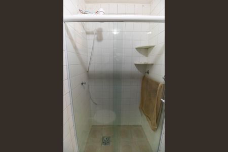 Casa de condomínio à venda com 310m², 4 quartos e 3 vagas Casa de condomínio à venda com 310m², 4 quartos e 3 vagasBanheiro da Suíte 2