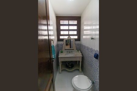 Casa de condomínio à venda com 310m², 4 quartos e 3 vagas Casa de condomínio à venda com 310m², 4 quartos e 3 vagasLavabo