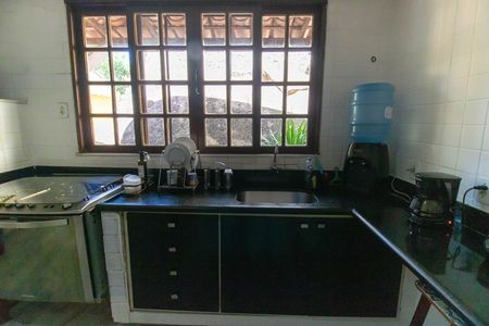 Casa de condomínio à venda com 310m², 4 quartos e 3 vagas Casa de condomínio à venda com 310m², 4 quartos e 3 vagasCozinha