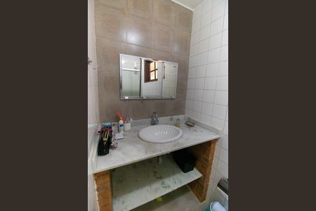 Casa de condomínio à venda com 310m², 4 quartos e 3 vagas Casa de condomínio à venda com 310m², 4 quartos e 3 vagasBanheiro da Suíte 2