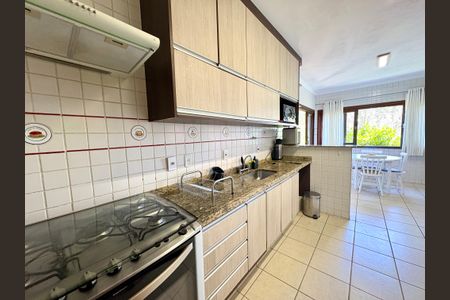 Casa de condomínio à venda com 460m², 4 quartos e 4 vagasCozinha