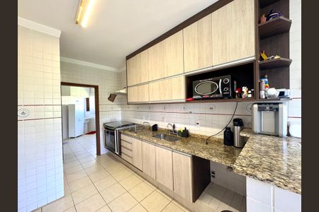 Casa de condomínio à venda com 460m², 4 quartos e 4 vagasCozinha