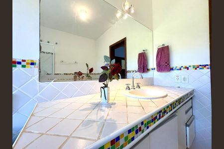 Casa de condomínio à venda com 460m², 4 quartos e 4 vagasBanheiro da Suíte Master