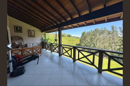 Casa de condomínio à venda com 460m², 4 quartos e 4 vagasSala