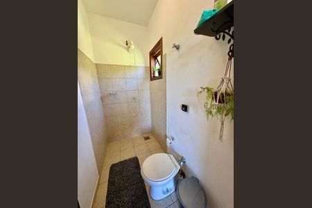 Casa de condomínio à venda com 460m², 4 quartos e 4 vagasBanheiro Externo