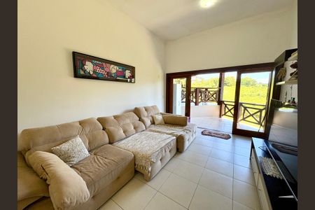 Casa de condomínio à venda com 460m², 4 quartos e 4 vagasSala de TV