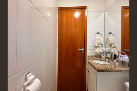 Casa à venda com 84m², 2 quartos e 2 vagas Casa à venda com 84m², 2 quartos e 2 vagasBanheiro