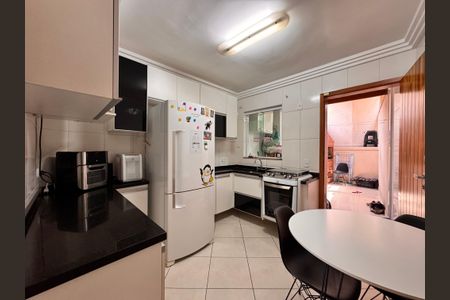 Casa à venda com 84m², 2 quartos e 2 vagas Casa à venda com 84m², 2 quartos e 2 vagasCozinha