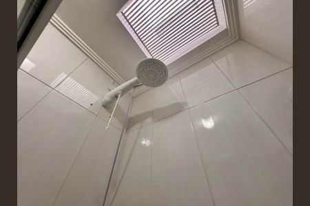 Casa à venda com 84m², 2 quartos e 2 vagas Casa à venda com 84m², 2 quartos e 2 vagasBanheiro