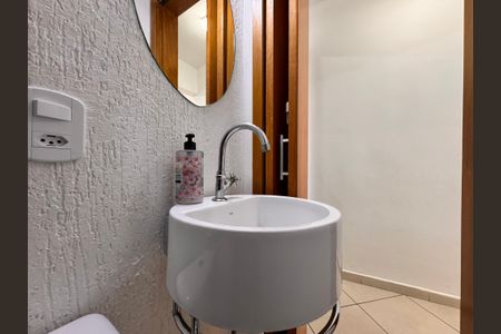 Casa à venda com 84m², 2 quartos e 2 vagas Casa à venda com 84m², 2 quartos e 2 vagasLavabo