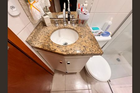 Casa à venda com 84m², 2 quartos e 2 vagas Casa à venda com 84m², 2 quartos e 2 vagasBanheiro